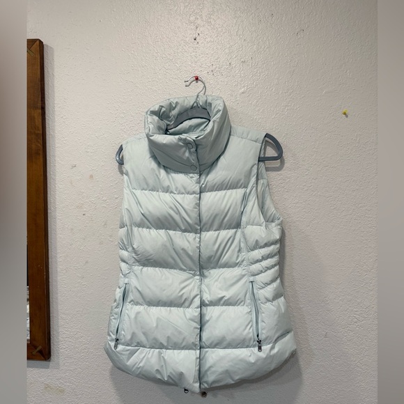 ATHLETA Women’s Downtown Gilet Puffer Vest Size M Glacier Blue - Picture 2 of 10